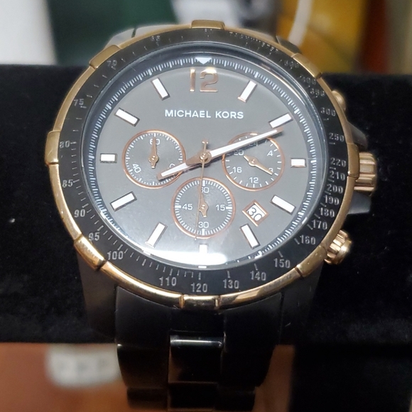 Michael Kors Watch - Picture 2 of 6